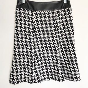 Sunny Leigh Black and white skirt
